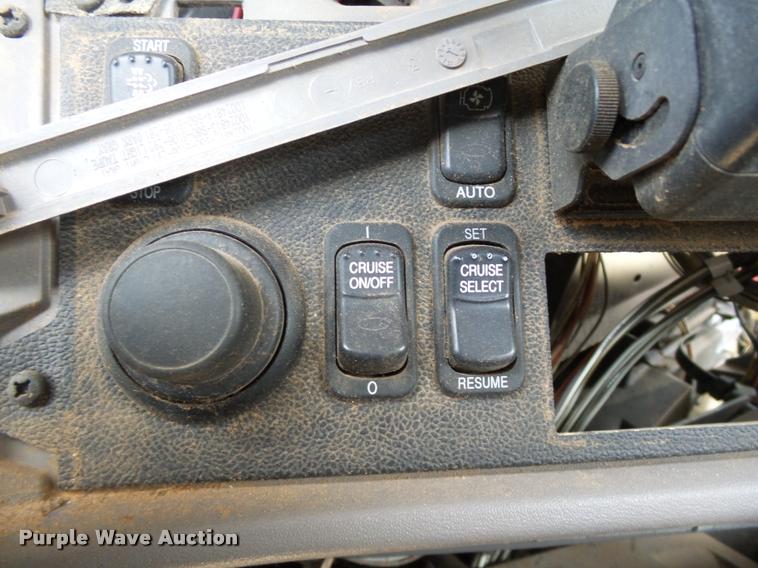 image for item DB4078 2013 Peterbilt 365 ready mix truck