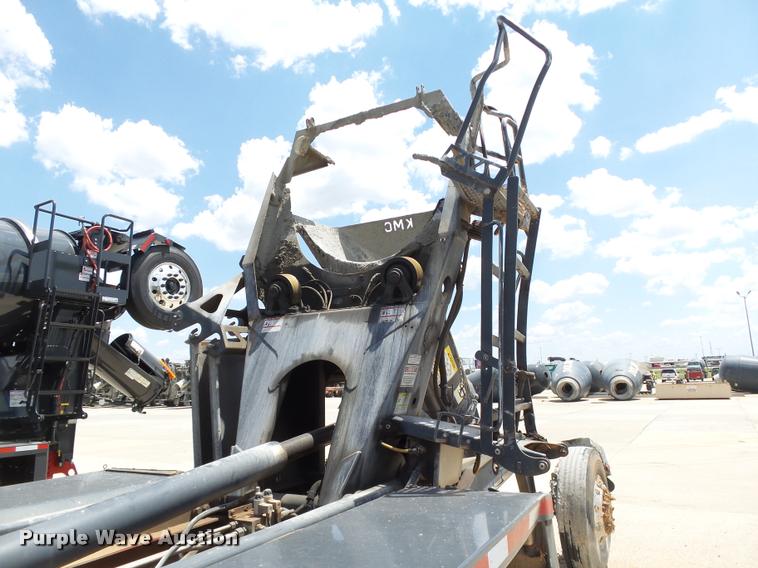 image for item DB4078 2013 Peterbilt 365 ready mix truck