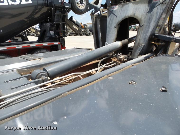 image for item DB4078 2013 Peterbilt 365 ready mix truck