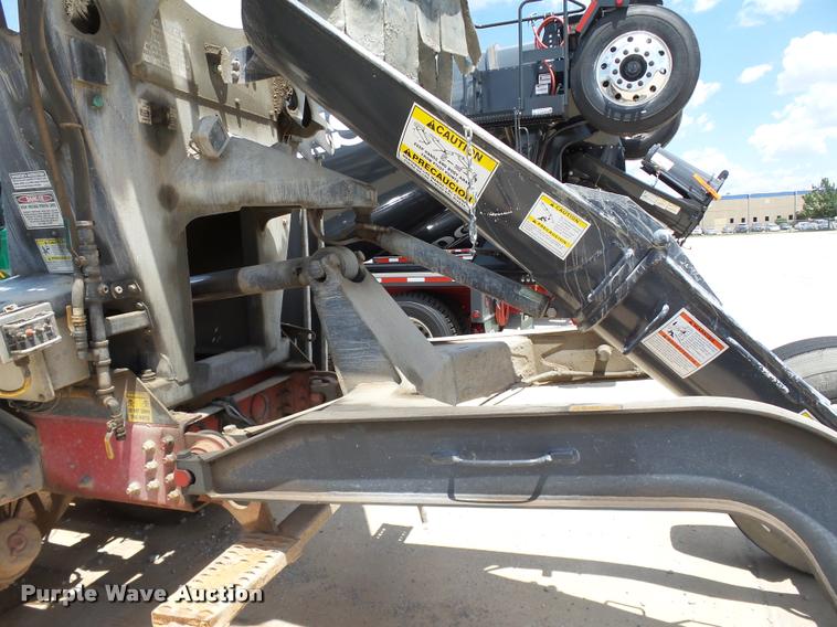 image for item DB4078 2013 Peterbilt 365 ready mix truck