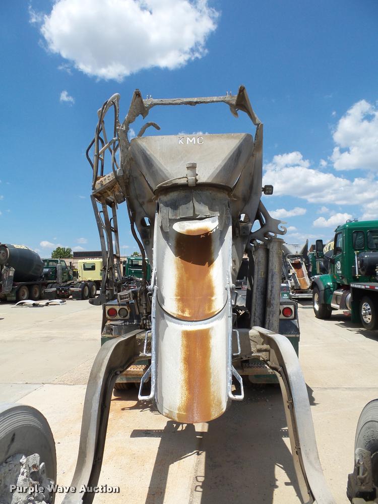 image for item DB4078 2013 Peterbilt 365 ready mix truck