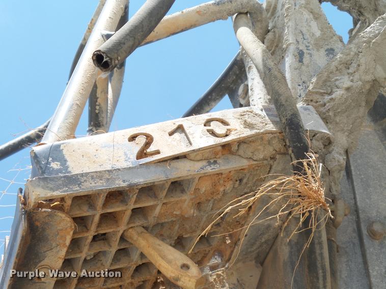 image for item DB4078 2013 Peterbilt 365 ready mix truck