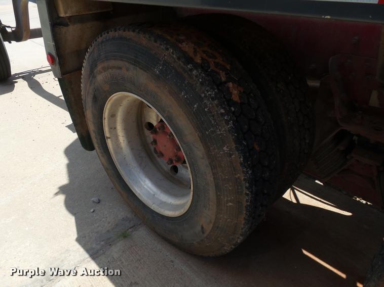 image for item DB4078 2013 Peterbilt 365 ready mix truck