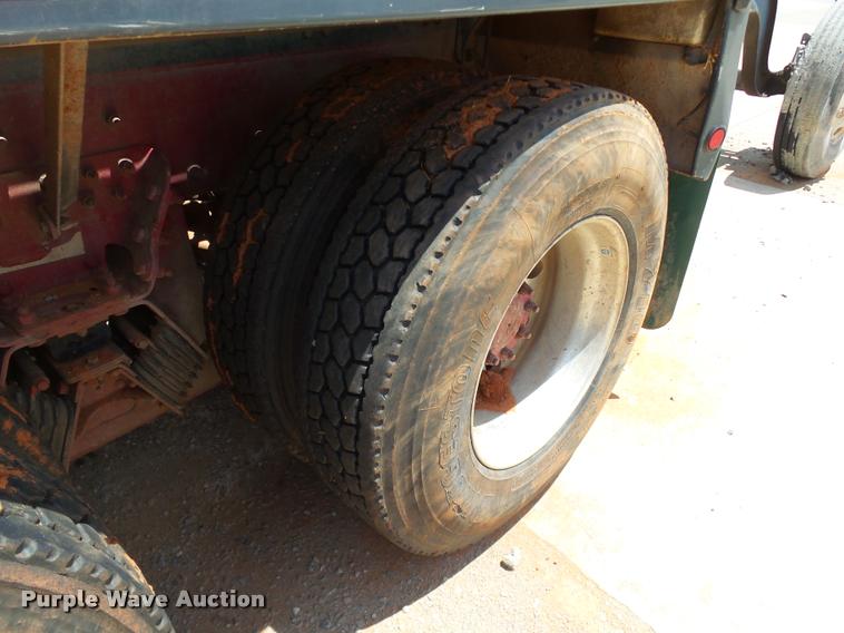 image for item DB4078 2013 Peterbilt 365 ready mix truck