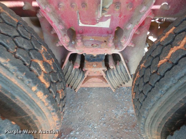 image for item DB4078 2013 Peterbilt 365 ready mix truck