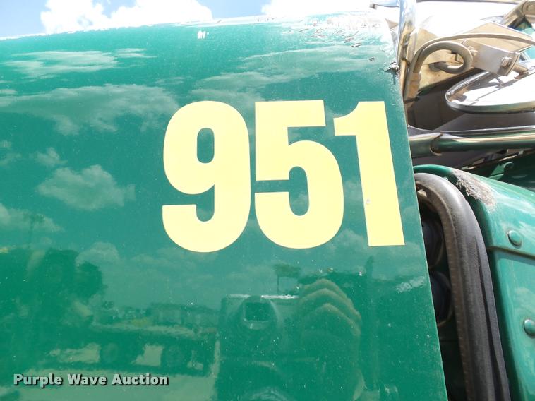 image for item DB4078 2013 Peterbilt 365 ready mix truck