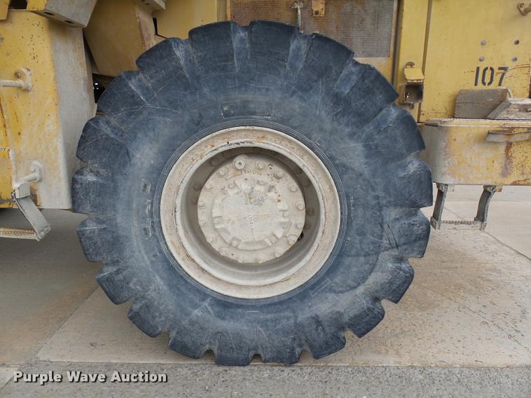image for item DB4726 1988 Caterpillar 950E wheel loader