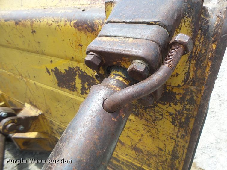 image for item DB5823 1963 Caterpillar D7E dozer