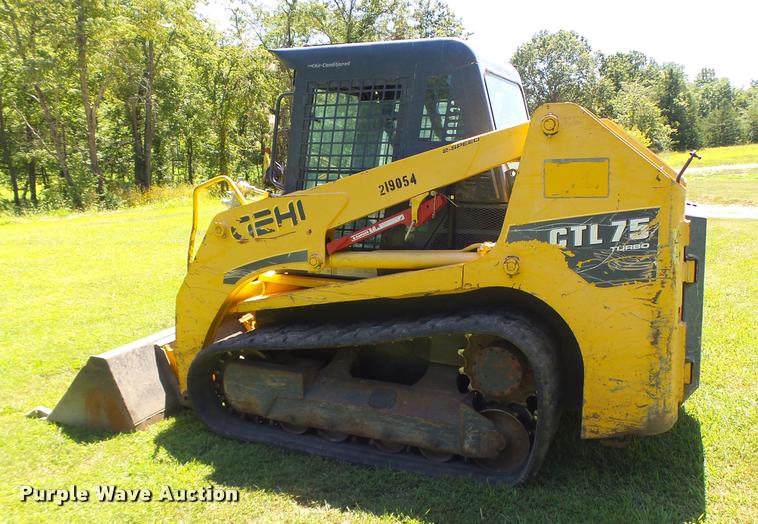 image for item DB5839 2010 Gehl CTL75 skid steer