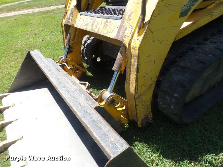 image for item DB5839 2010 Gehl CTL75 skid steer