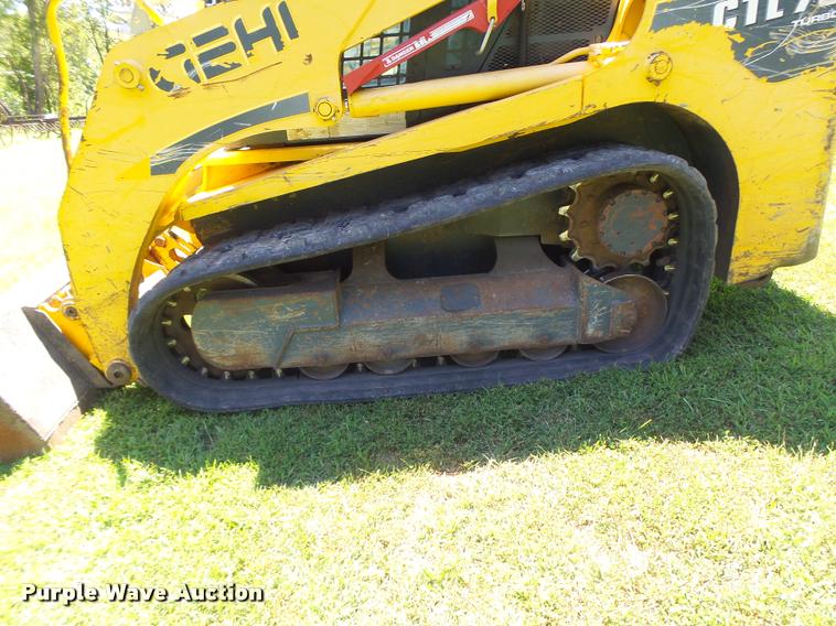 image for item DB5839 2010 Gehl CTL75 skid steer