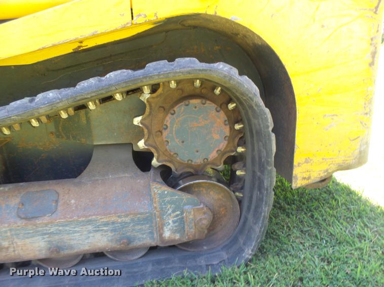 image for item DB5839 2010 Gehl CTL75 skid steer