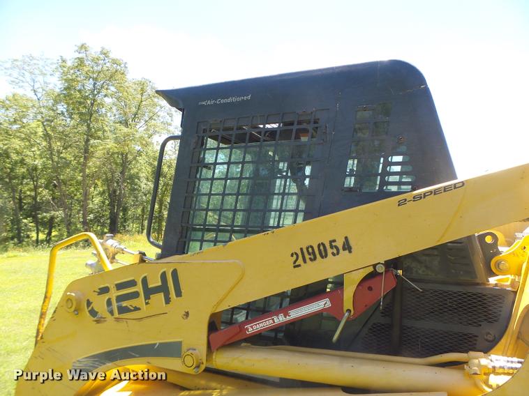 image for item DB5839 2010 Gehl CTL75 skid steer