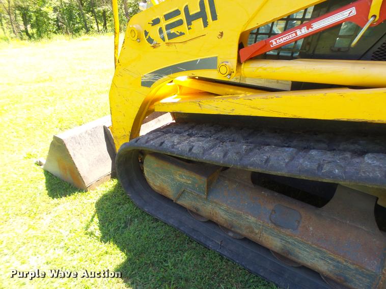 image for item DB5839 2010 Gehl CTL75 skid steer
