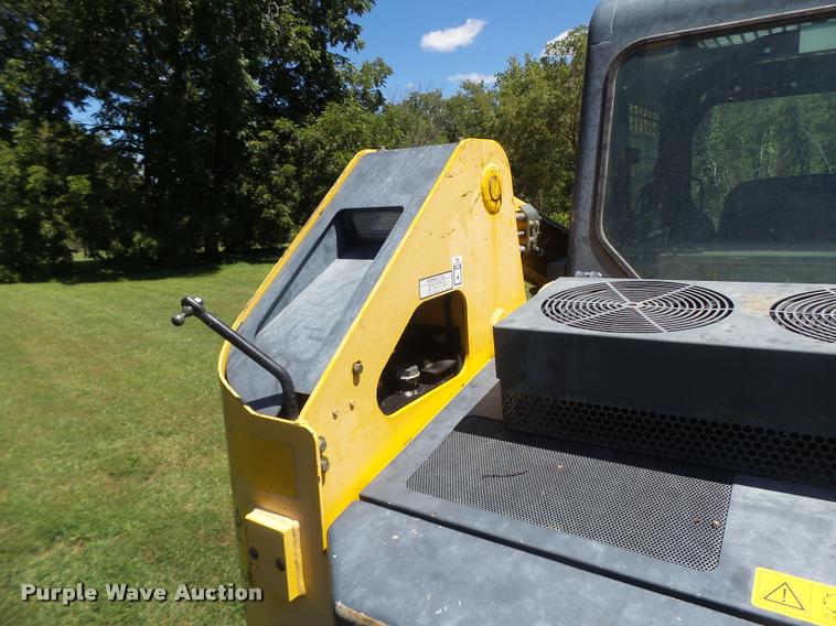 image for item DB5839 2010 Gehl CTL75 skid steer