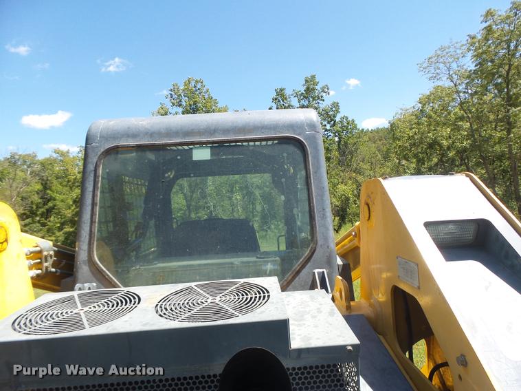 image for item DB5839 2010 Gehl CTL75 skid steer