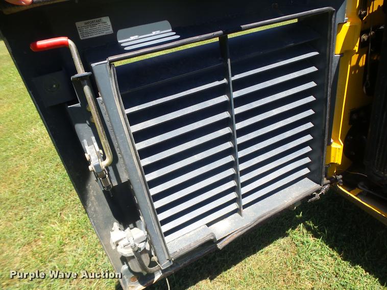 image for item DB5839 2010 Gehl CTL75 skid steer