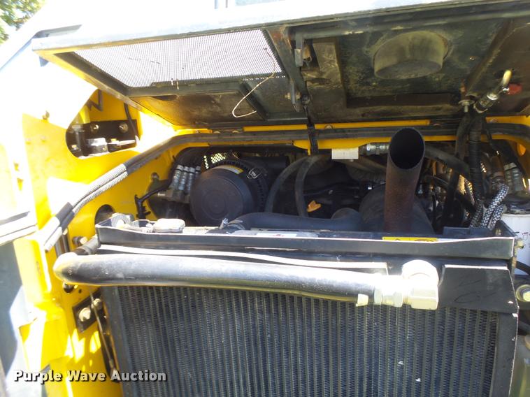 image for item DB5839 2010 Gehl CTL75 skid steer