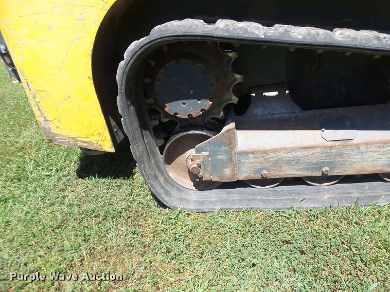 image for item DB5839 2010 Gehl CTL75 skid steer