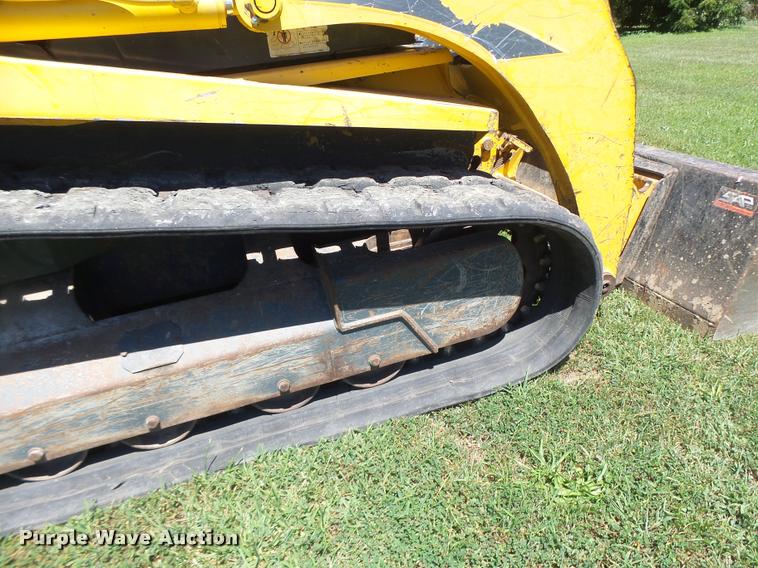 image for item DB5839 2010 Gehl CTL75 skid steer