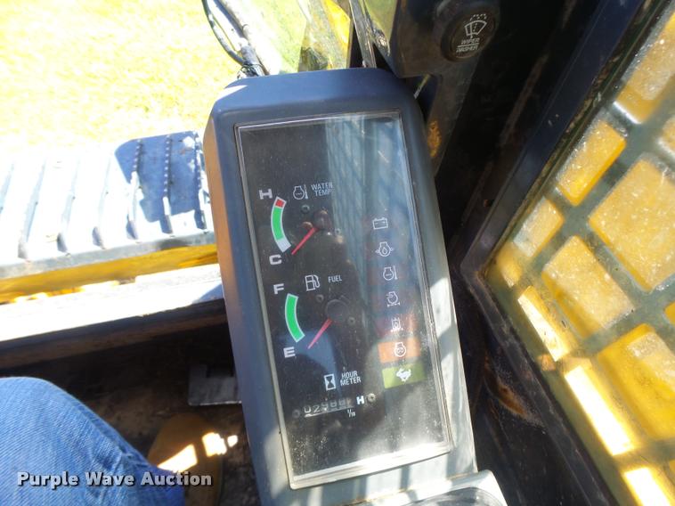 image for item DB5839 2010 Gehl CTL75 skid steer