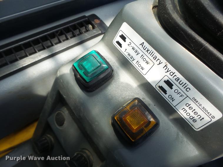 image for item DB5839 2010 Gehl CTL75 skid steer