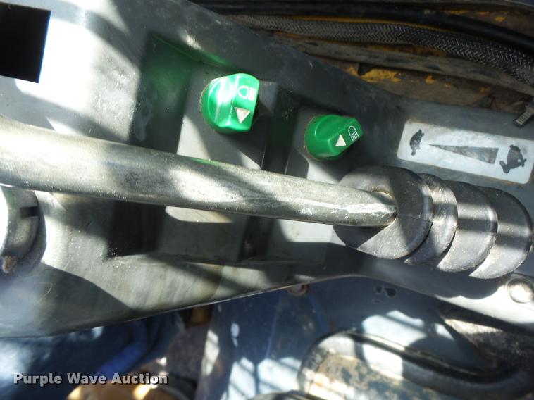 image for item DB5839 2010 Gehl CTL75 skid steer