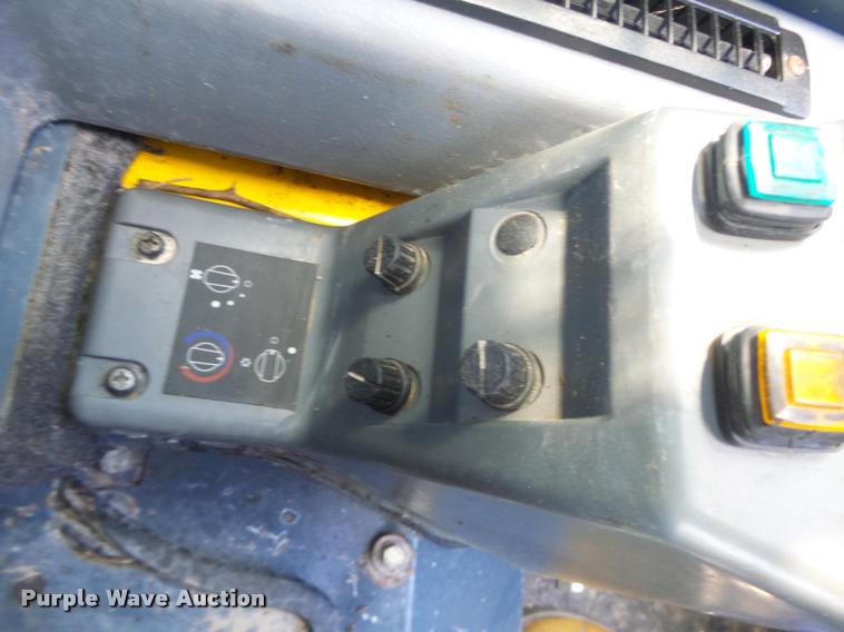 image for item DB5839 2010 Gehl CTL75 skid steer