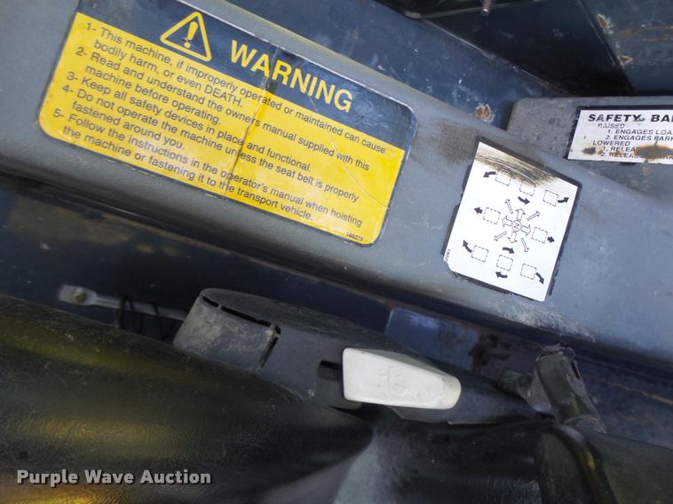 image for item DB5839 2010 Gehl CTL75 skid steer