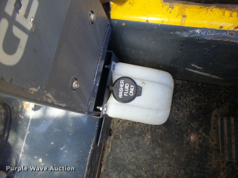 image for item DB5839 2010 Gehl CTL75 skid steer