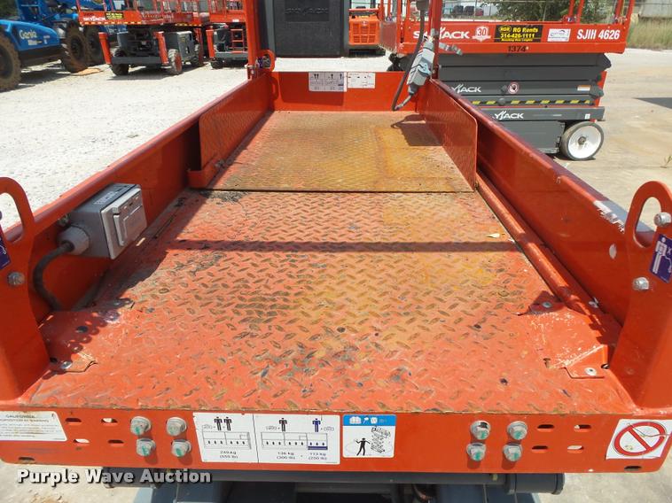 image for item DB7432 2015 Sky Jack SJIII 3219 scissor lift