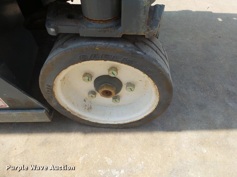 image for item DB7432 2015 Sky Jack SJIII 3219 scissor lift