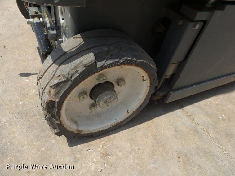 image for item DB7432 2015 Sky Jack SJIII 3219 scissor lift