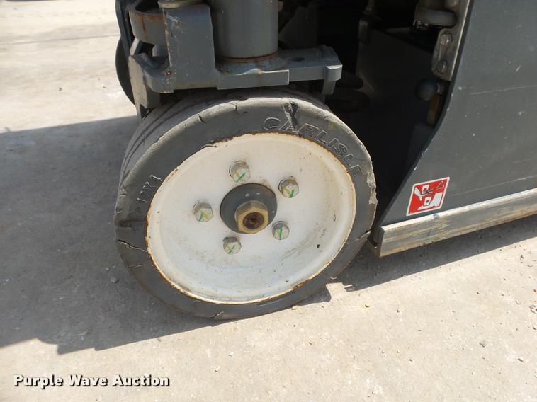 image for item DB7432 2015 Sky Jack SJIII 3219 scissor lift