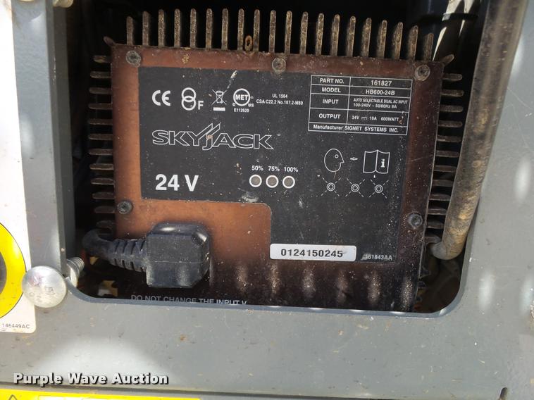 image for item DB7432 2015 Sky Jack SJIII 3219 scissor lift