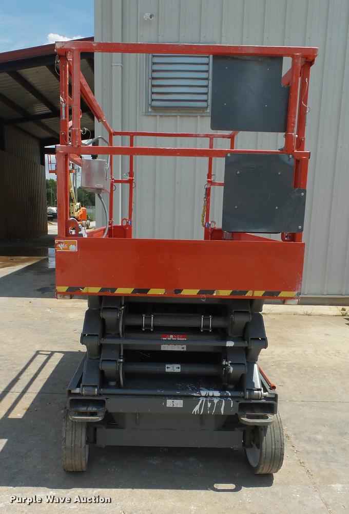 image for item DB7433 2015 Sky Jack SJIII 4626 scissor lift