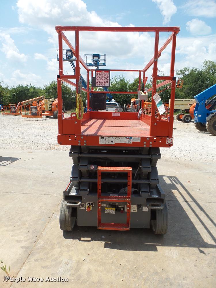 image for item DB7433 2015 Sky Jack SJIII 4626 scissor lift