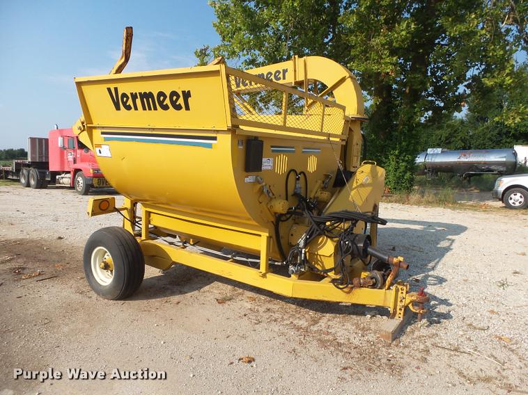 image for item DB7440 Vermeer Top Gun bale shredder