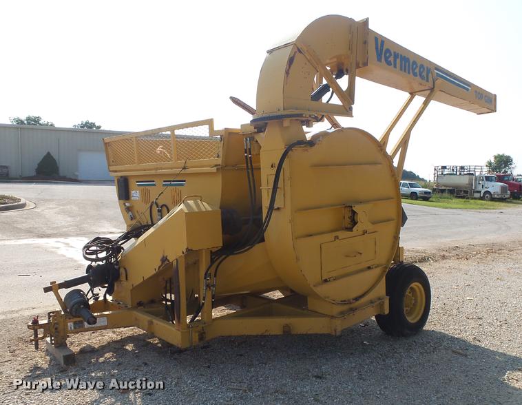 image for item DB7440 Vermeer Top Gun bale shredder