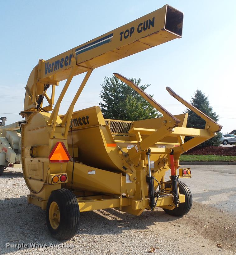 image for item DB7440 Vermeer Top Gun bale shredder