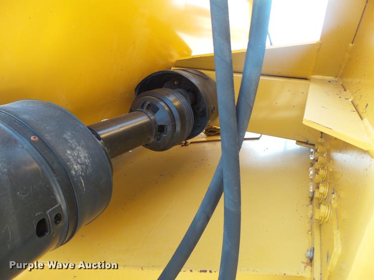 image for item DB7440 Vermeer Top Gun bale shredder