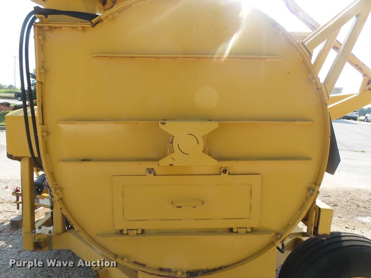 image for item DB7440 Vermeer Top Gun bale shredder