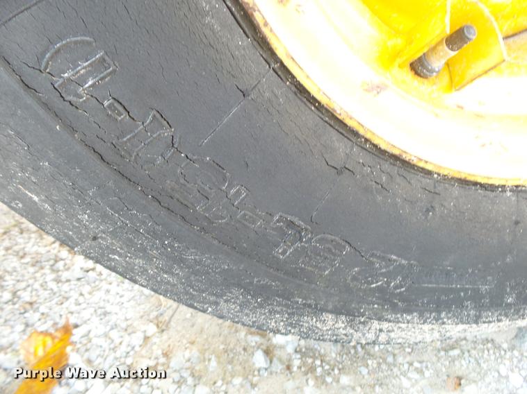 image for item DB7440 Vermeer Top Gun bale shredder