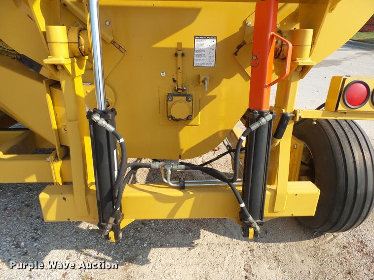 image for item DB7440 Vermeer Top Gun bale shredder