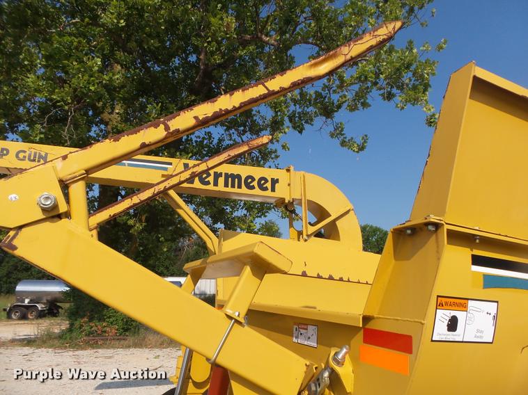 image for item DB7440 Vermeer Top Gun bale shredder