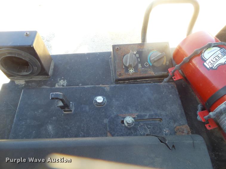 image for item DB7450 2000 Caterpillar 953C track loader