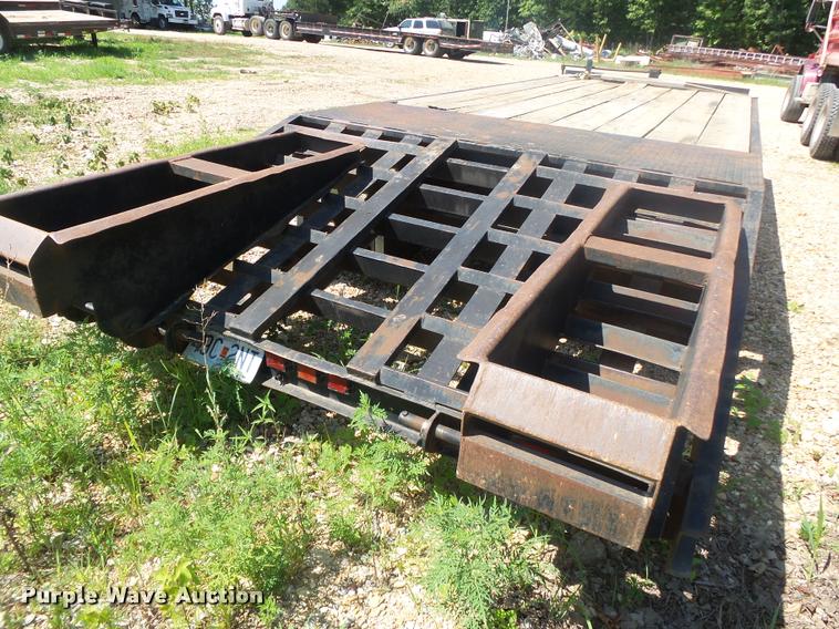 image for item DB7455 1984 Belshe T-8K equipment trailer
