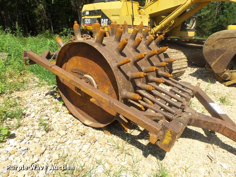 image for item DB7456 Sheep's foot roller