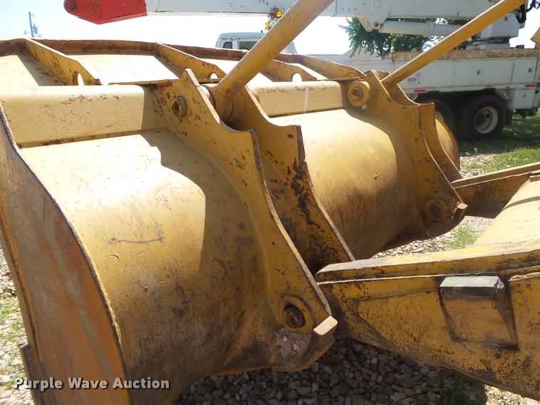 image for item DB7457 Caterpillar 977L track loader