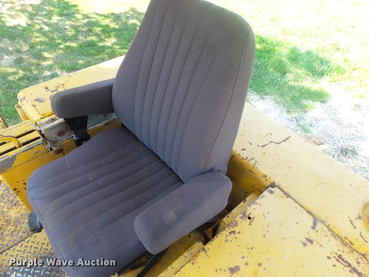 image for item DB7457 Caterpillar 977L track loader